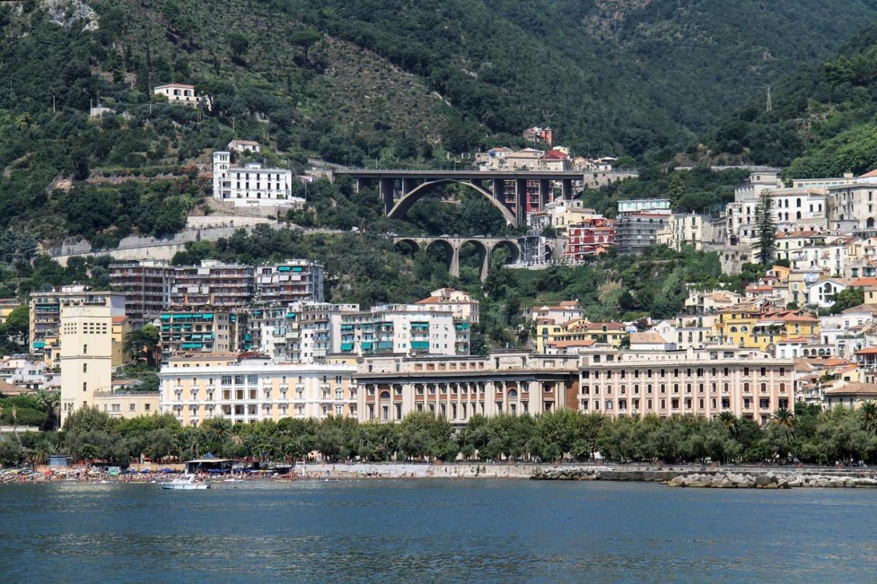 Velia34 Bed and Breakfast Salerno Eksteriør billede